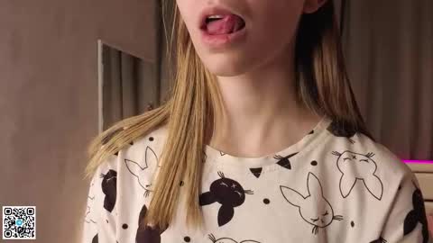 Emilia online show from September 16, 6:27 pm