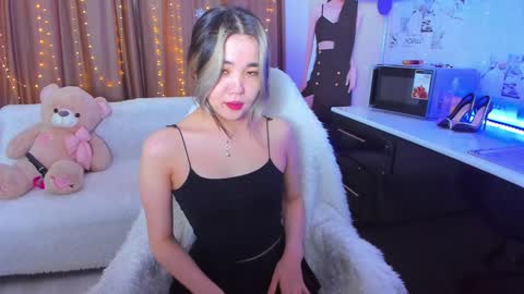 Snapshot of dollyiaa chatting on February 3, 1:52 am Dollya online show from February 3, 1:52 am