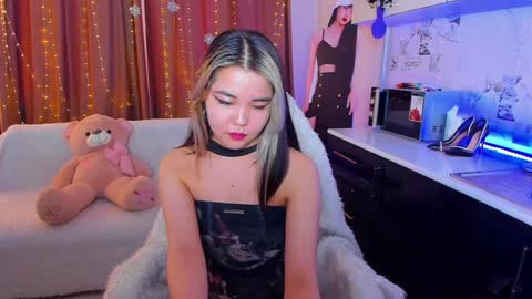 Snapshot of dollyiaa chatting on January 24, 9:28 am Dollya online show from January 24, 9:28 am