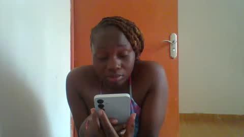 dollyvee online show from March 27, 11:11 am