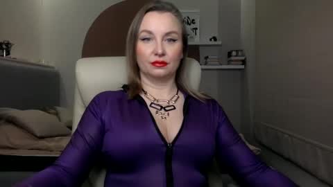 Snapshot of dom_mummy chatting on January 26, 5:23 am DOM MUMMY online show from January 26, 5:23 am