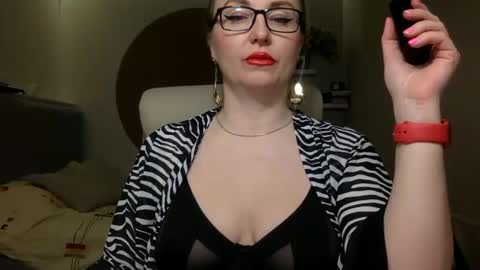 Snapshot of dom_mummy chatting on March 9, 6:00 pm DOM MUMMY online show from March 9, 6:00 pm