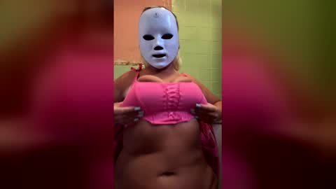 don996882242 online show from May 19, 5:58 am