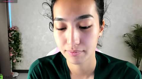 Aura online show from September 26, 3:48 am