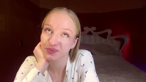 Anika online show from March 22, 4:46 pm