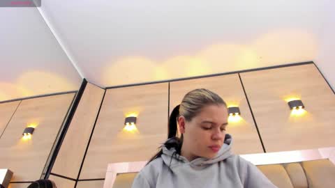  DOROTHY online show from January 6, 3:21 am