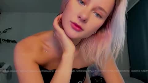 Lana  Eva  dont forget to give us a thumb up online show from March 3, 9:49 am