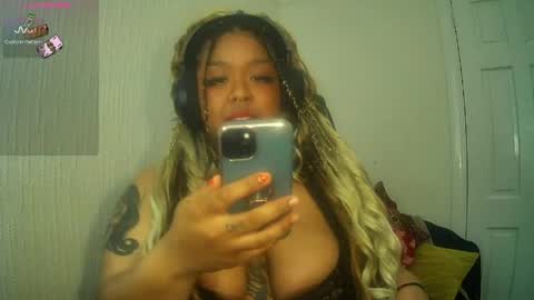 DeeDee online show from May 20, 4:37 pm