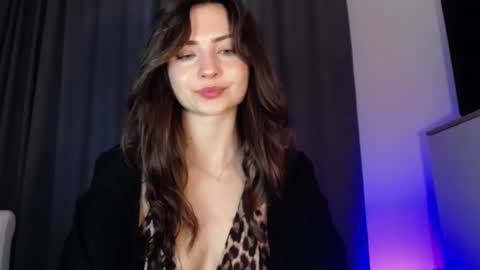 Nicole online show from January 9, 2:40 pm