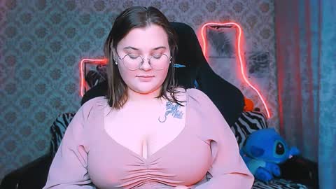 dreamforyoue2 online show from October 24, 8:38 pm