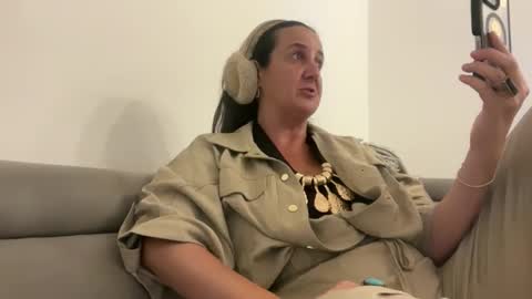 Snapshot of drresa chatting on October 19, 4:42 pm Dr. Resa online show from October 19, 4:42 pm
