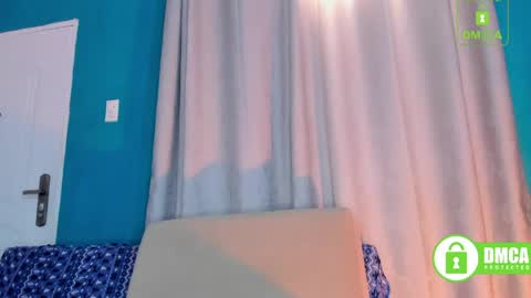 duamilktits online show from March 29, 9:19 am