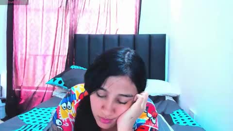 Dulce  online show from October 17, 3:26 pm