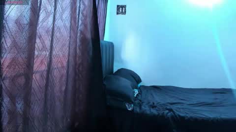 Dulce  online show from November 19, 6:19 pm