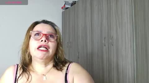 Im Dulce online show from November 22, 2:25 am