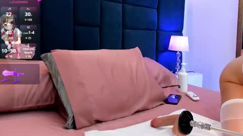 dulce_charm_ online show from September 18, 5:44 pm