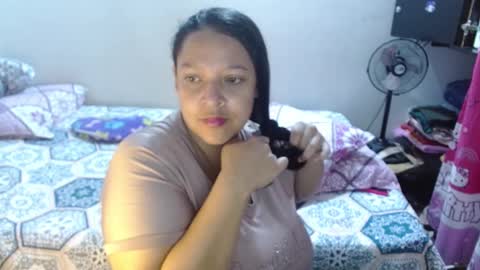 Snapshot of dulce_mmaria chatting on March 7, 12:01 pm dulce online show from March 7, 12:01 pm
