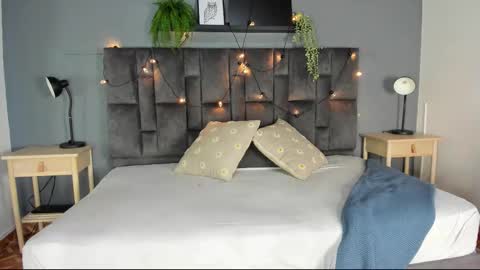 DULCE AURORA online show from February 22, 7:26 pm