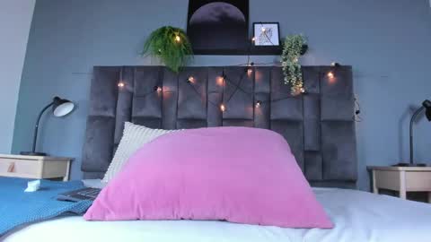 DULCE AURORA online show from May 28, 3:04 am
