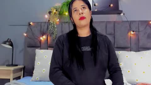 Snapshot of dulceaurora_ chatting on September 23, 2:43 am DULCE AURORA online show from September 23, 2:43 am