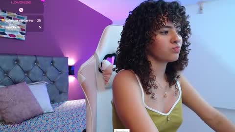 Snapshot of dulcee_gaby chatting on October 13, 12:08 pm dulcee_gaby online show from October 13, 12:08 pm