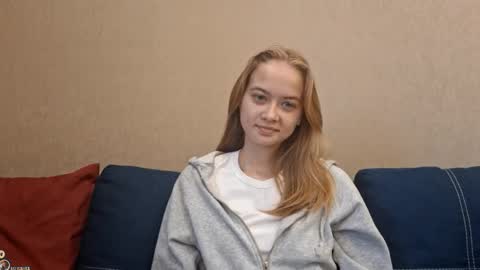 Snapshot of dustidickirson chatting on October 17, 1:25 pm Alisa online show from October 17, 1:25 pm