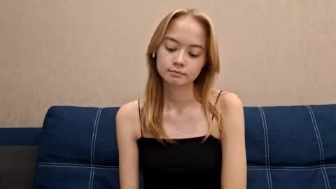 Snapshot of dustidickirson chatting on September 26, 4:26 pm Alisa online show from September 26, 4:26 pm