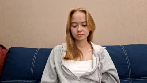Snapshot of dustidickirson chatting on October 9, 4:33 pm Alisa online show from October 9, 4:33 pm