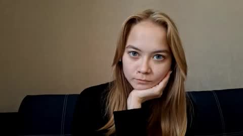 Snapshot of dustidickirson chatting on September 13, 11:07 am Alisa online show from September 13, 11:07 am