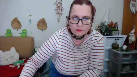 Dyanne online show from March 10, 9:51 pm