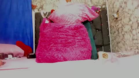 Snapshot of ebony544505 chatting on February 26, 3:25 am ANGIE online show from February 26, 3:25 am