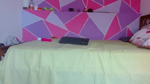 Snapshot of ebony_alika chatting on December 14, 6:20 pm Alika Ashanti online show from December 14, 6:20 pm