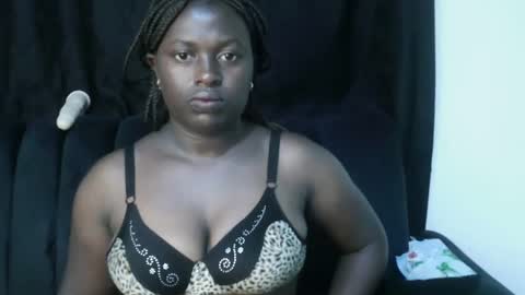 ebony_creemy online show from January 3, 12:00 am