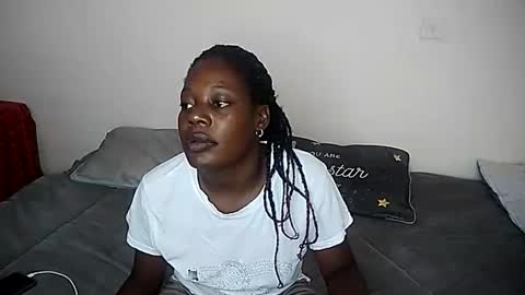 ebony merry online show from December 4, 8:27 am