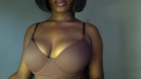 delilah online show from April 8, 11:12 am