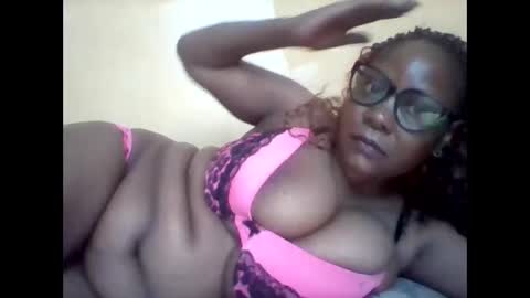 Snapshot of ebonybussy chatting on October 9, 8:29 am MAMITO online show from October 9, 8:29 am