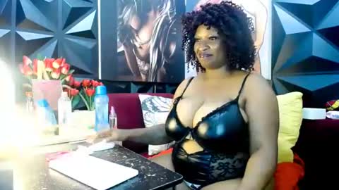 ebonyfancyfacexxx online show from January 12, 5:18 pm