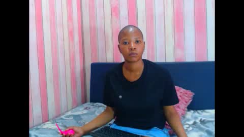 ebonyfirexx4u online show from December 17, 6:28 am