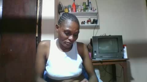 Snapshot of ebonyqueen4 chatting on October 19, 12:45 am JACKLINE online show from October 19, 12:45 am