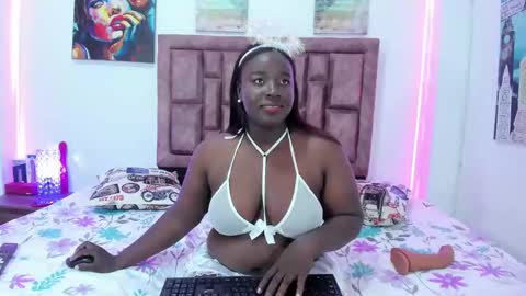 ebonysquirtcol online show from October 8, 10:36 pm