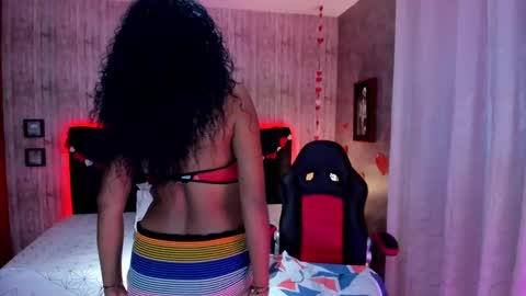 Snapshot of edelaine_rogers chatting on February 15, 5:51 am ede online show from February 15, 5:51 am