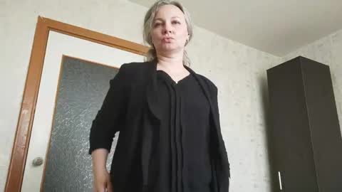 edithmanning online show from May 16, 10:36 am