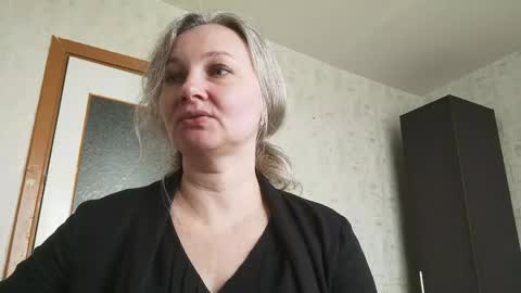 edithmanning online show from May 16, 6:38 am