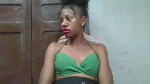 edwige770943 online show from May 30, 8:12 am