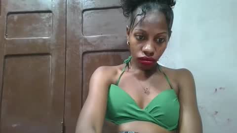 edwige770943 online show from May 28, 7:28 am