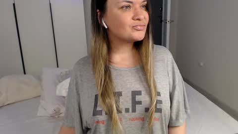 eelena4kiss online show from February 2, 12:24 pm