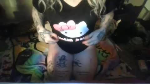 Snapshot of eeveejinxy chatting on October 28, 9:37 am eeveejinxy online show from October 28, 9:37 am