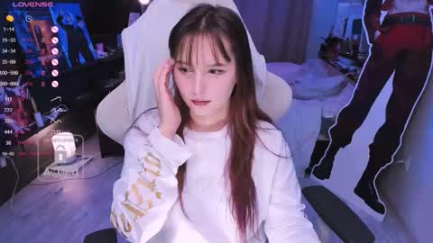 Effie online show from October 24, 2:02 pm