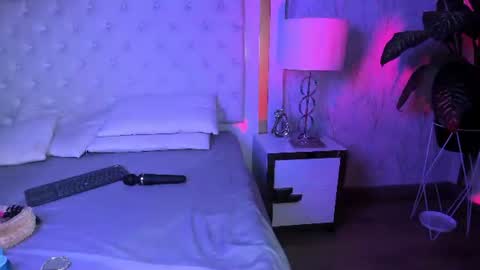 effy_kesster online show from June 11, 12:02 pm