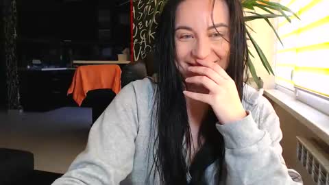 Effy online show from October 3, 9:25 am